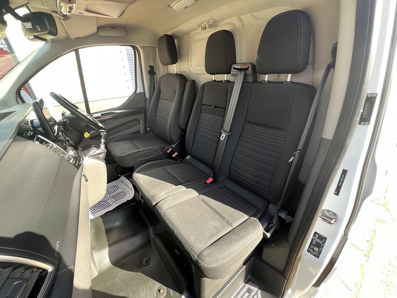Ford Transit Custom 300 Limited Sport Pack - U732