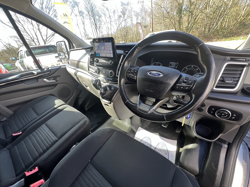 Ford Transit Custom 300 Limited Sport Pack - U732