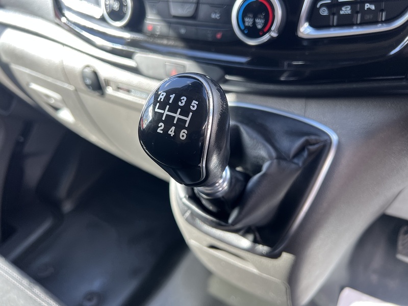 Ford Transit Custom 300 Limited Sport Pack - U732