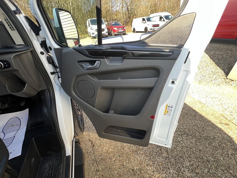 Ford Transit Custom 280 Limited Sport Pack - U744