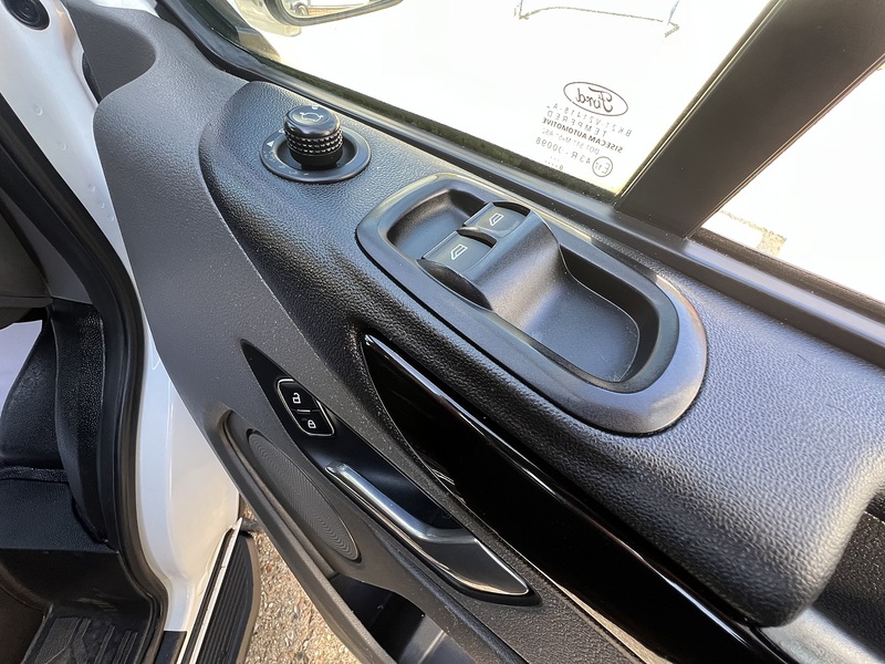 Ford Transit Custom 280 Limited Sport Pack - U744