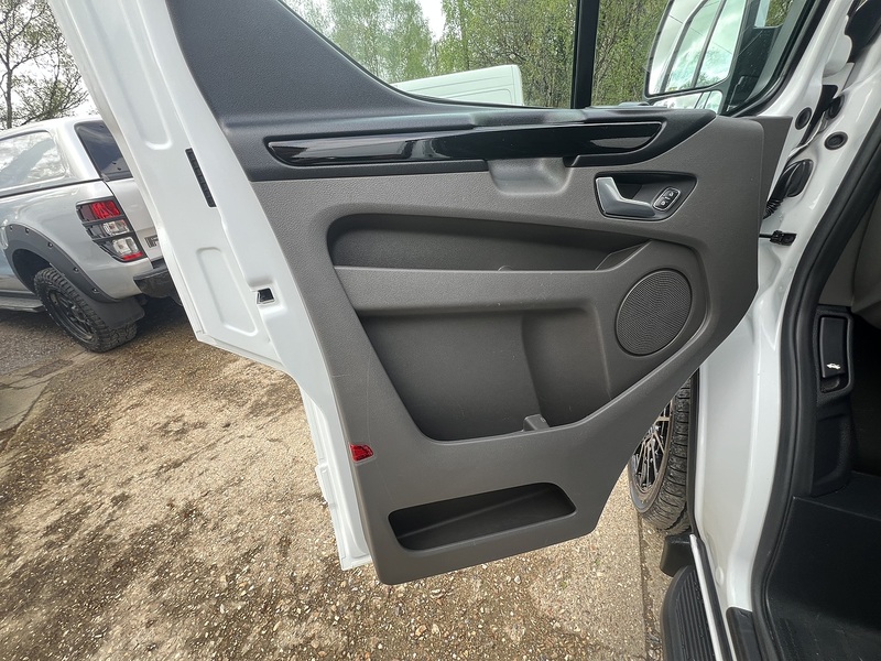 Ford Transit Custom 280 Limited Sport Pack - U755