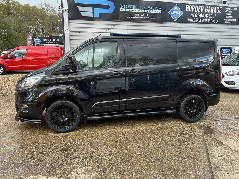 Ford Transit Custom 300 Limited Sport Pack - U758