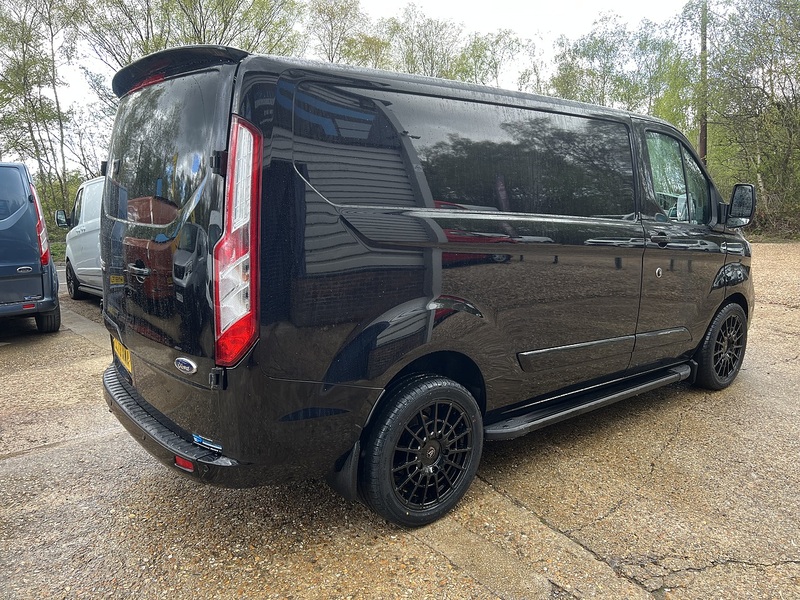 Ford Transit Custom 300 Limited Sport Pack - U758