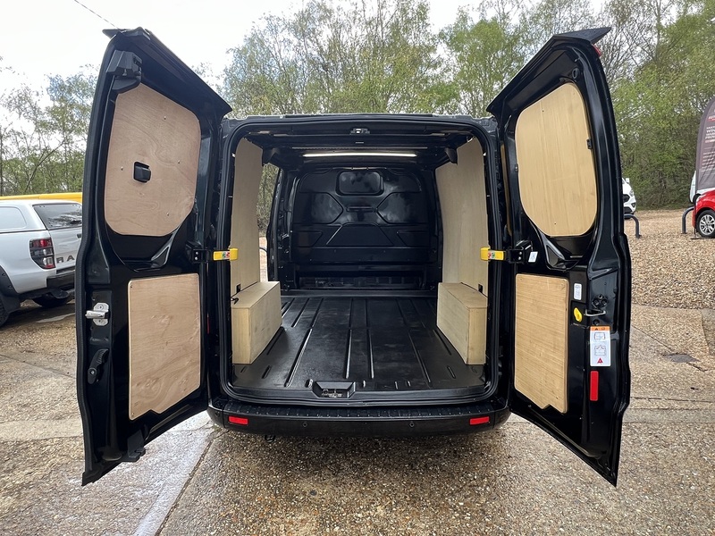Ford Transit Custom 300 Limited Sport Pack - U758