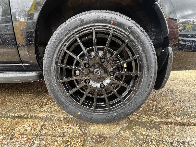 Ford Transit Custom 300 Limited Sport Pack - U758