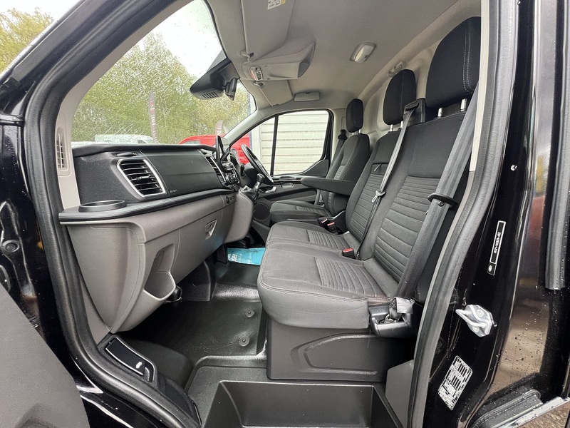 Ford Transit Custom 300 Limited Sport Pack - U758