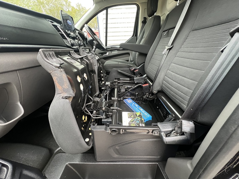 Ford Transit Custom 300 Limited Sport Pack - U758