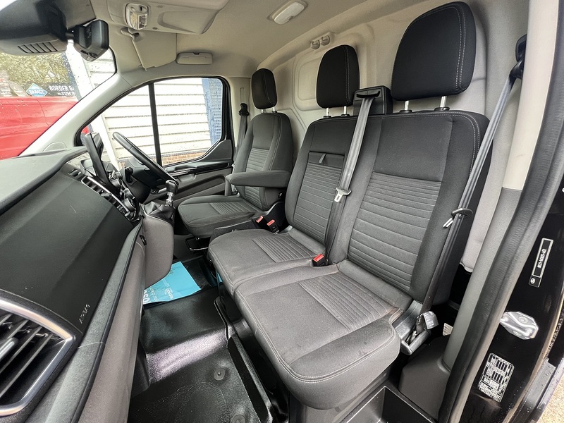 Ford Transit Custom 300 Limited Sport Pack - U758