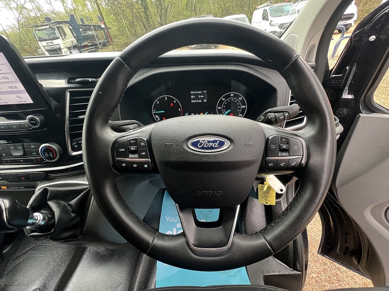 Ford Transit Custom 300 Limited Sport Pack - U758