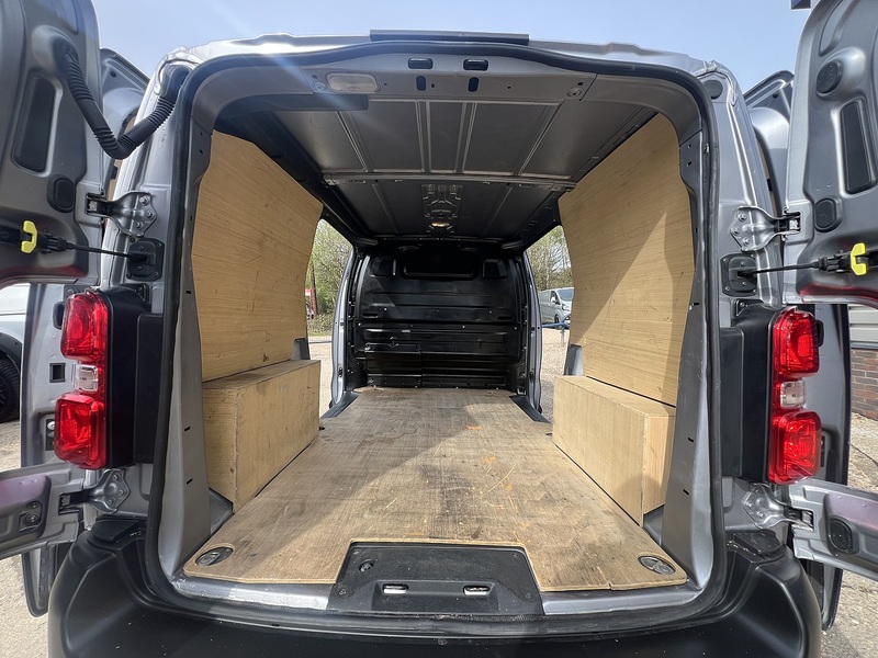 Peugeot Expert BlueHDi 1000 Professional Premium + - U759