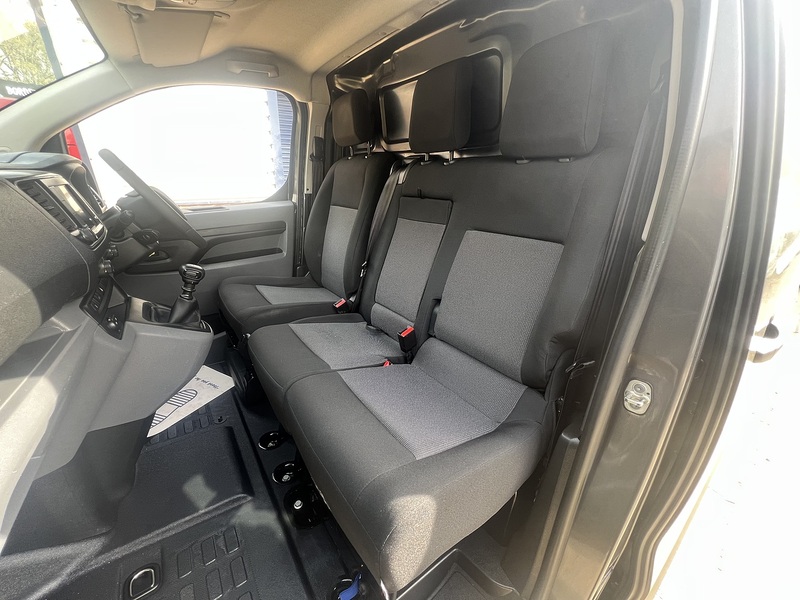Peugeot Expert BlueHDi 1000 Professional Premium + - U759