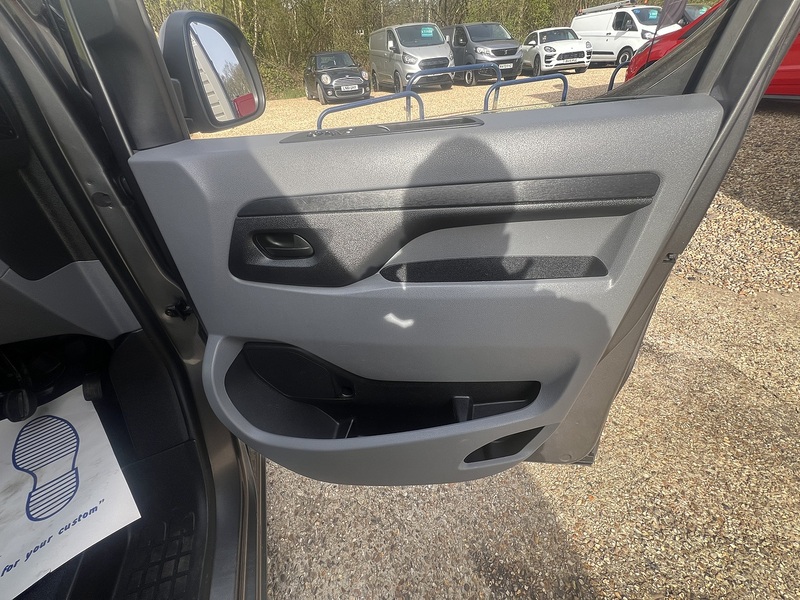 Peugeot Expert BlueHDi 1000 Professional Premium + - U759