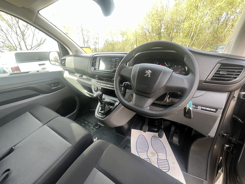 Peugeot Expert BlueHDi 1000 Professional Premium + - U759