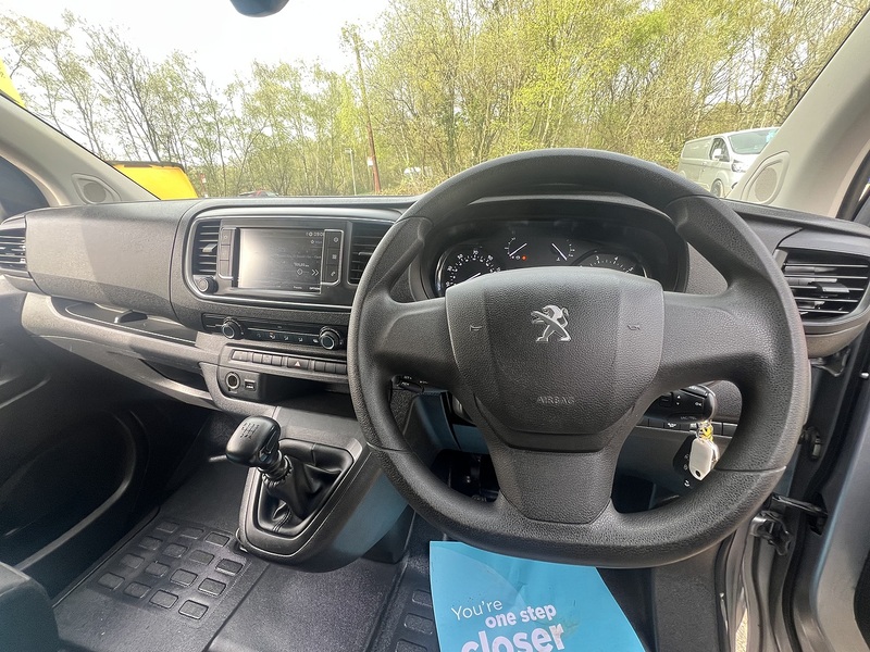 Peugeot Expert BlueHDi 1000 Professional Premium + - U759