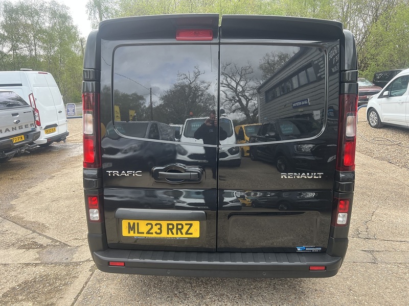 Renault Trafic dCi Blue SL28 Sport Pack Fitted - U760