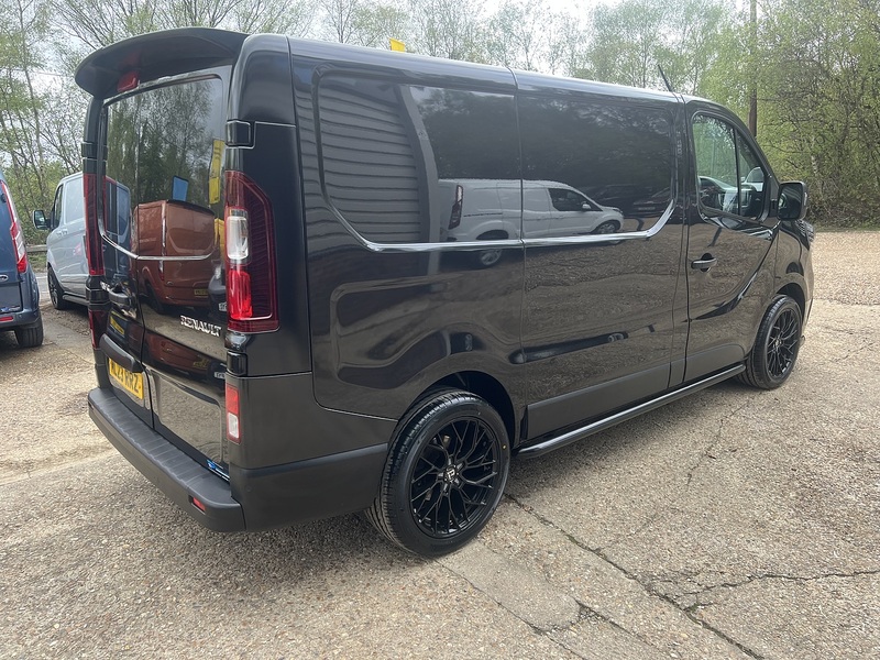 Renault Trafic dCi Blue SL28 Sport Pack Fitted - U760