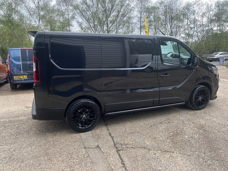 Renault Trafic dCi Blue SL28 Sport Pack Fitted - U760