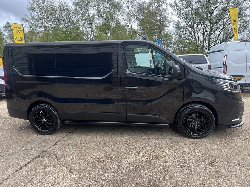 Renault Trafic dCi Blue SL28 Sport Pack Fitted - U760