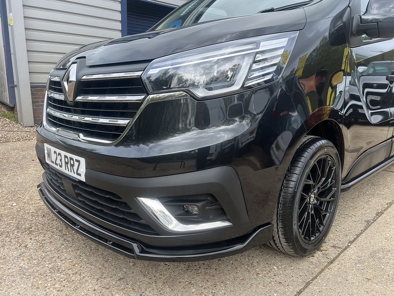 Renault Trafic dCi Blue SL28 Sport Pack Fitted - U760