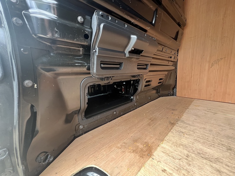 Renault Trafic dCi Blue SL28 Sport Pack Fitted - U760