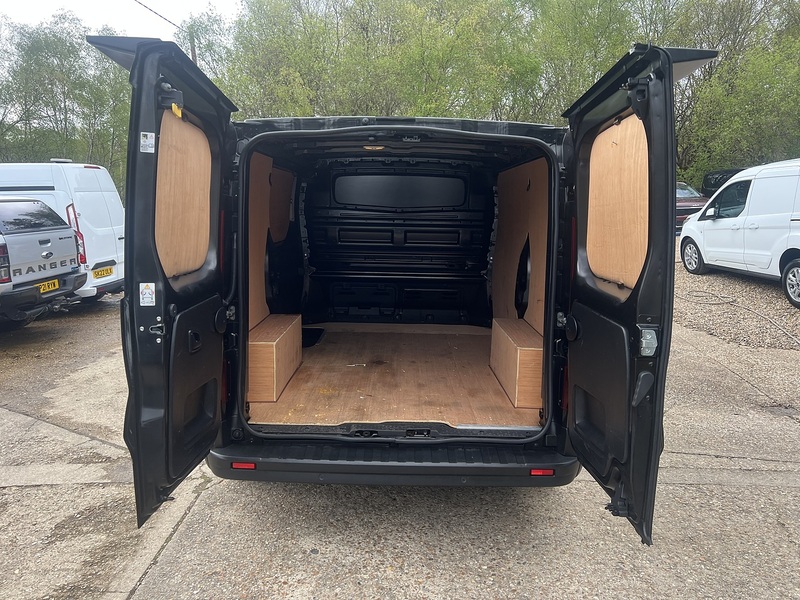Renault Trafic dCi Blue SL28 Sport Pack Fitted - U760