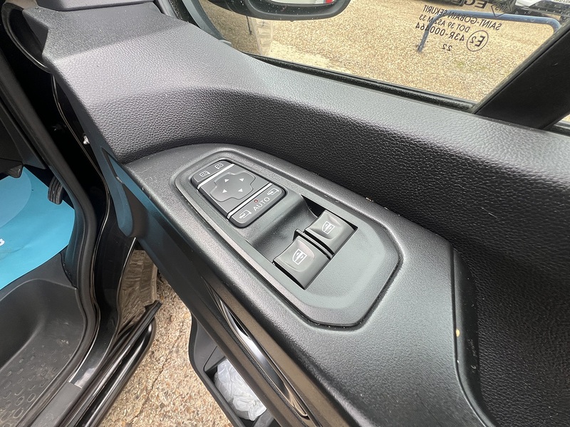 Renault Trafic dCi Blue SL28 Sport Pack Fitted - U760
