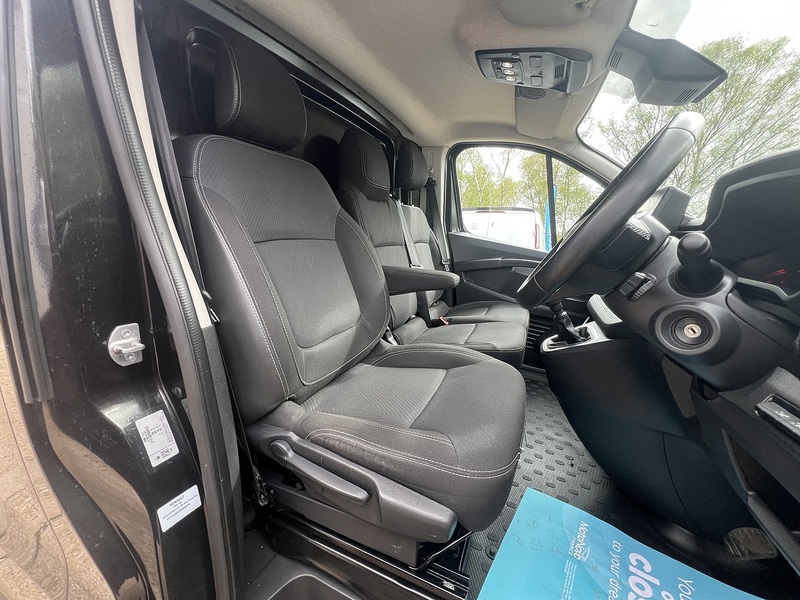 Renault Trafic dCi Blue SL28 Sport Pack Fitted - U760