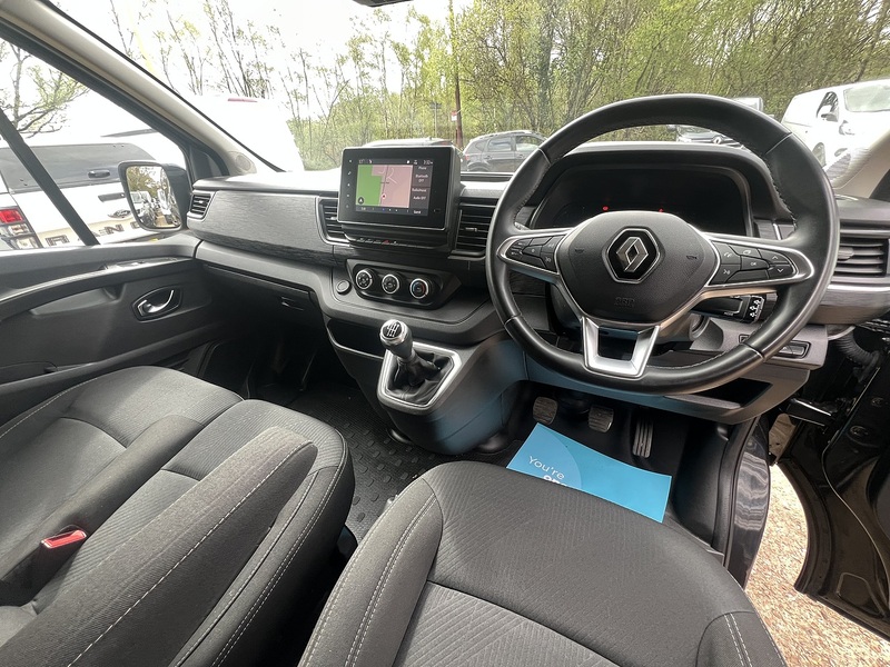 Renault Trafic dCi Blue SL28 Sport Pack Fitted - U760