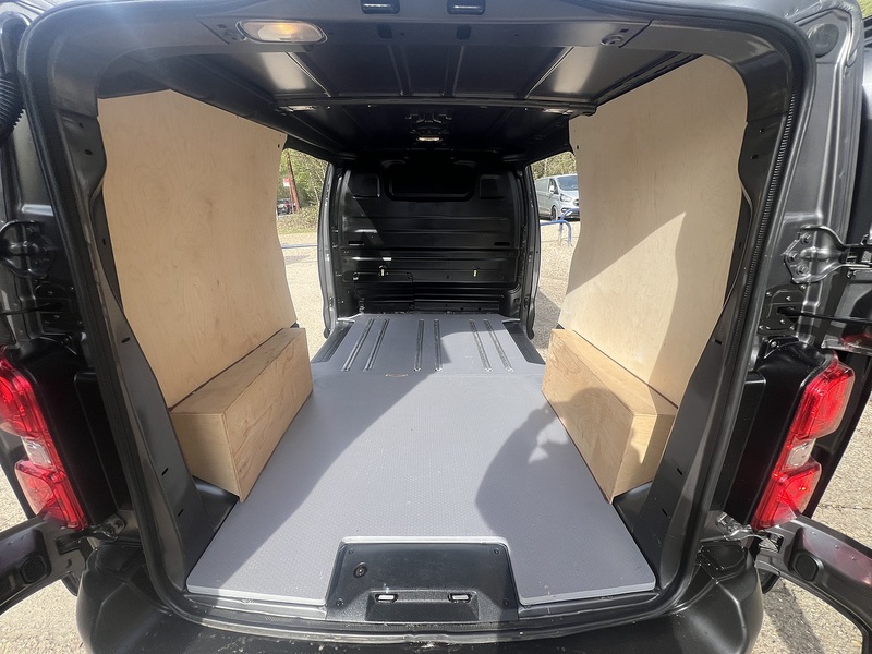 Peugeot Expert BlueHDi 1000 Professional Premium - U762