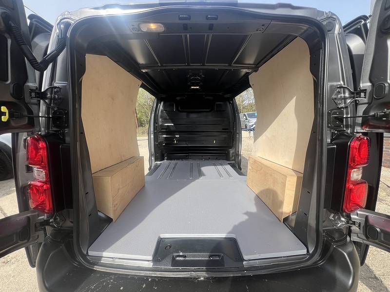 Peugeot Expert BlueHDi 1000 Professional Premium - U762