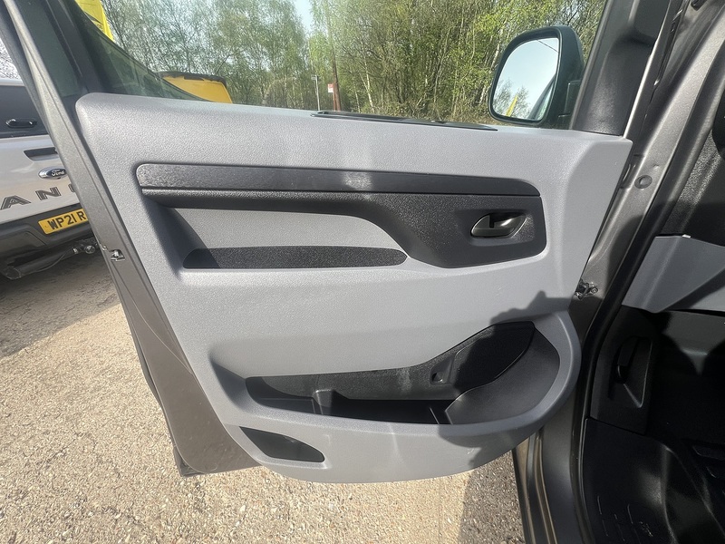 Peugeot Expert BlueHDi 1000 Professional Premium - U762