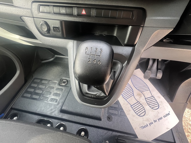 Peugeot Expert BlueHDi 1000 Professional Premium - U762