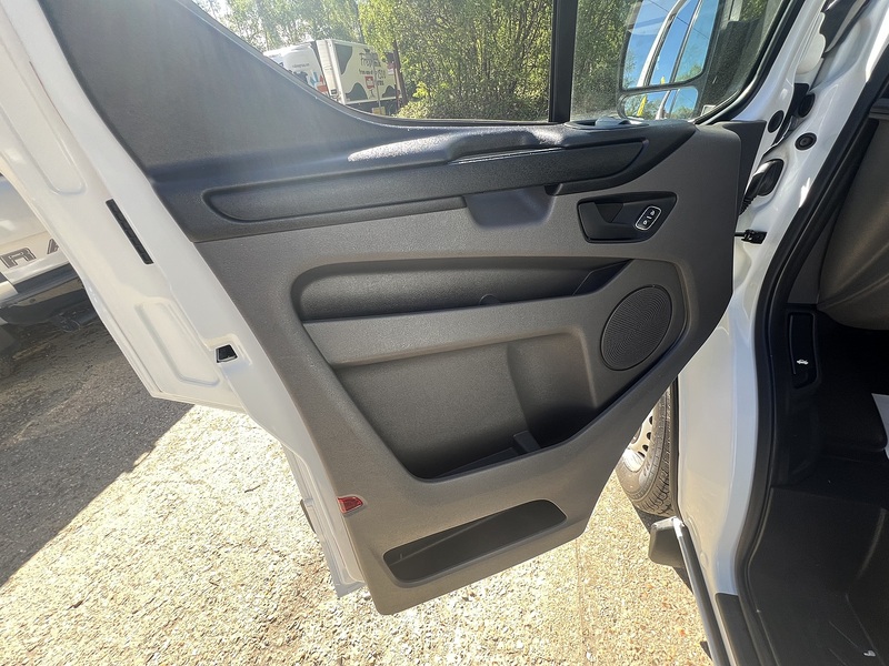 Ford Transit Custom 320 EcoBlue - U772