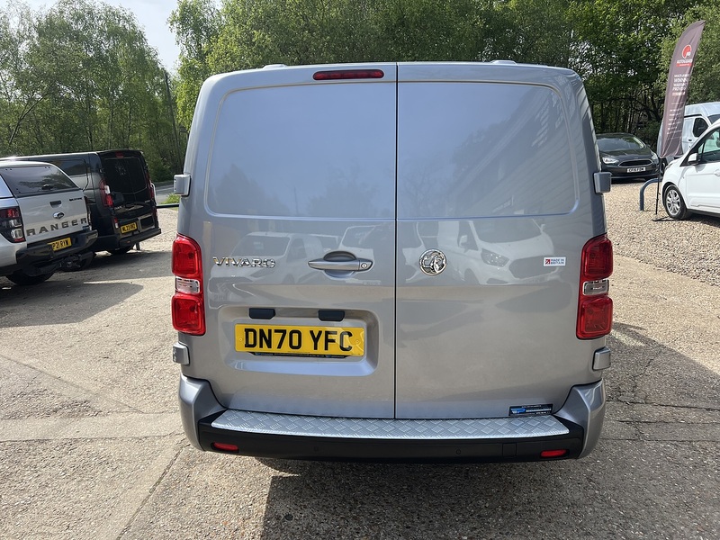 Vauxhall Vivaro Turbo D 2900 Sportive - U774
