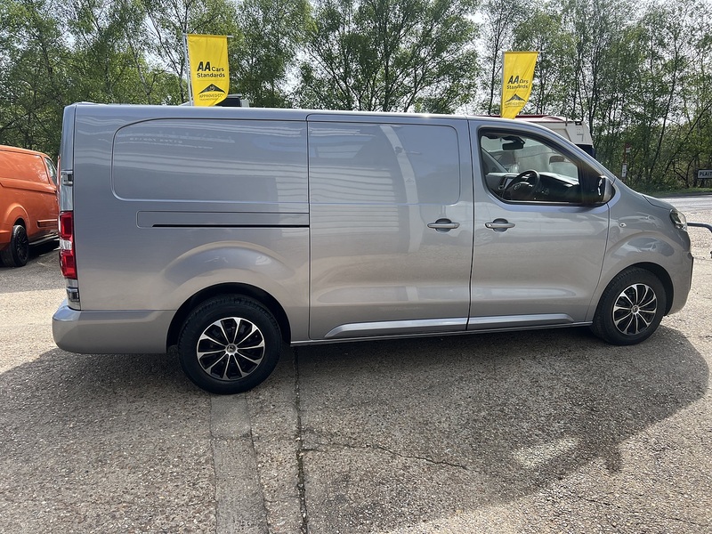 Vauxhall Vivaro Turbo D 2900 Sportive - U774