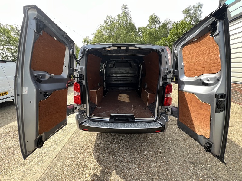 Vauxhall Vivaro Turbo D 2900 Sportive - U774