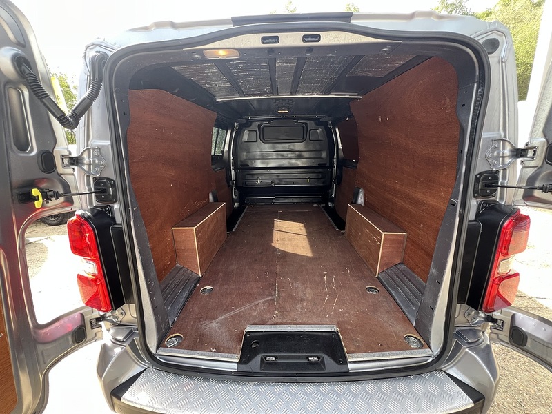 Vauxhall Vivaro Turbo D 2900 Sportive - U774