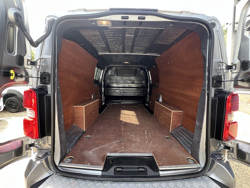 Vauxhall Vivaro Turbo D 2900 Sportive - U774