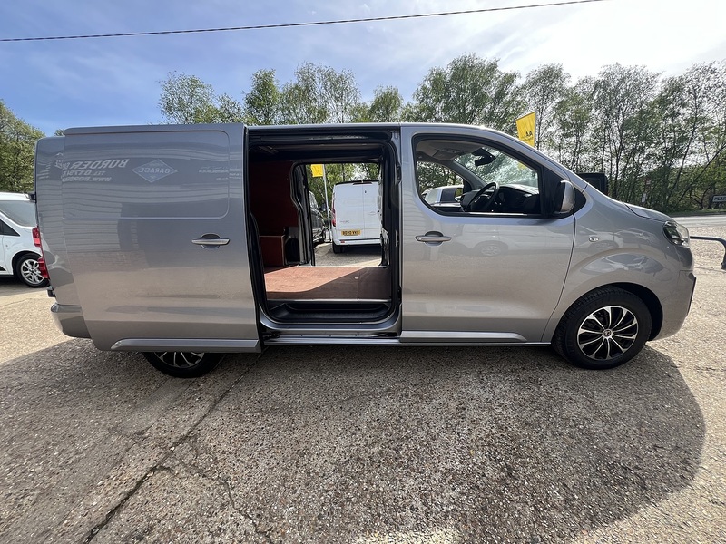 Vauxhall Vivaro Turbo D 2900 Sportive - U774