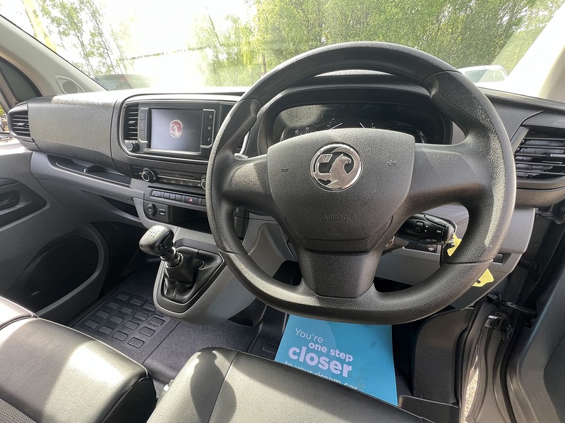 Vauxhall Vivaro Turbo D 2900 Sportive - U774
