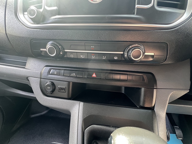 Vauxhall Vivaro Turbo D 2900 Sportive - U774