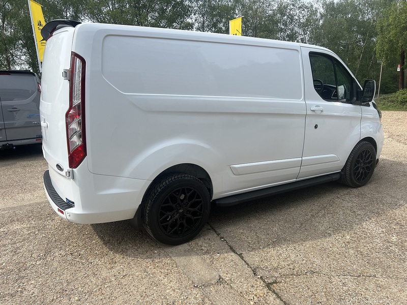 Ford Transit Custom 300 Limited Sport Pack - U784