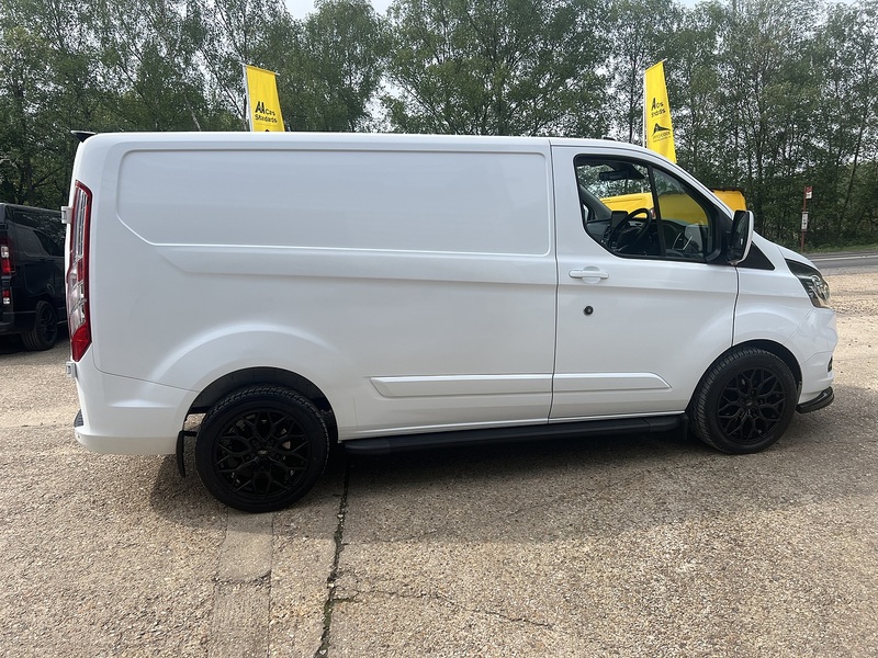 Ford Transit Custom 300 Limited Sport Pack - U784