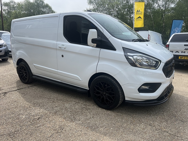 Ford Transit Custom 300 Limited Sport Pack - U784