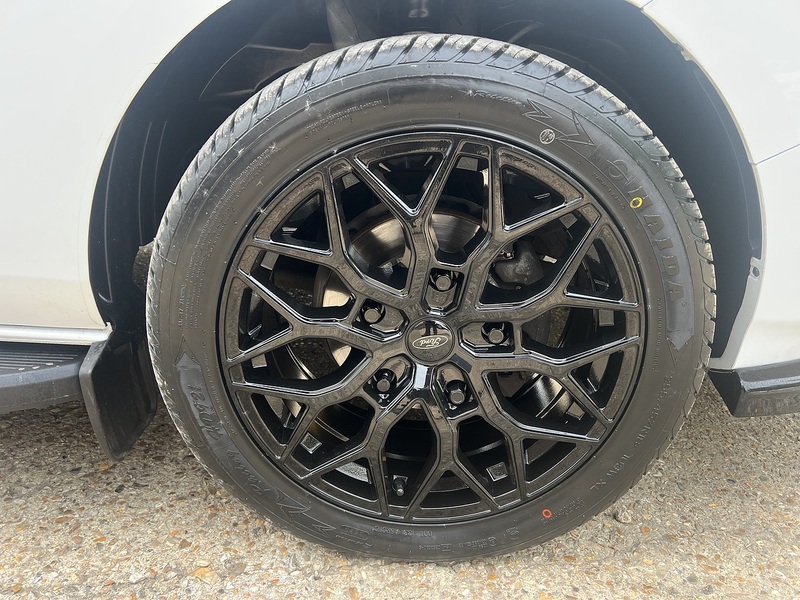 Ford Transit Custom 300 Limited Sport Pack - U784