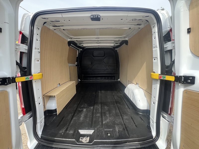 Ford Transit Custom 300 Limited Sport Pack - U784