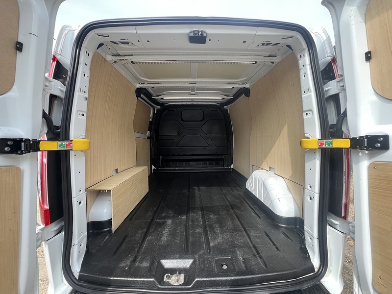 Ford Transit Custom 300 Limited Sport Pack - U784