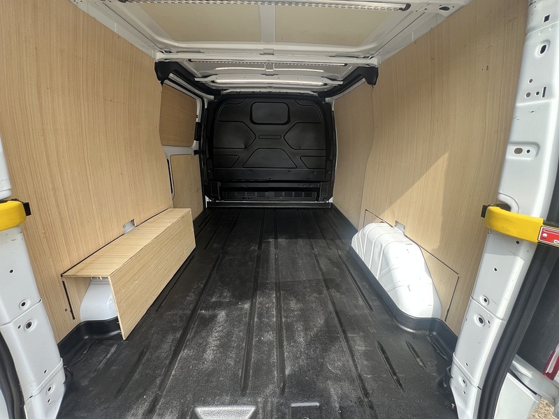 Ford Transit Custom 300 Limited Sport Pack - U784