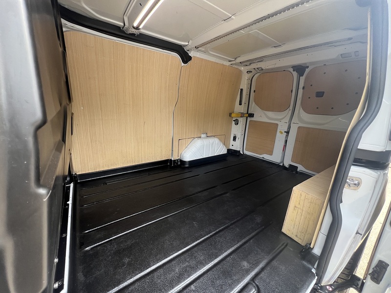 Ford Transit Custom 300 Limited Sport Pack - U784